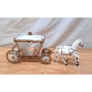 Vintage Wilton Plastic Cinderella Carriage & Horses Cake Topper White Gold